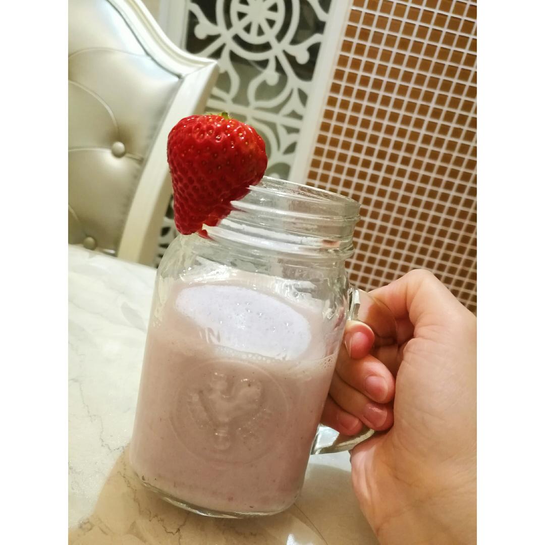 草莓奶昔