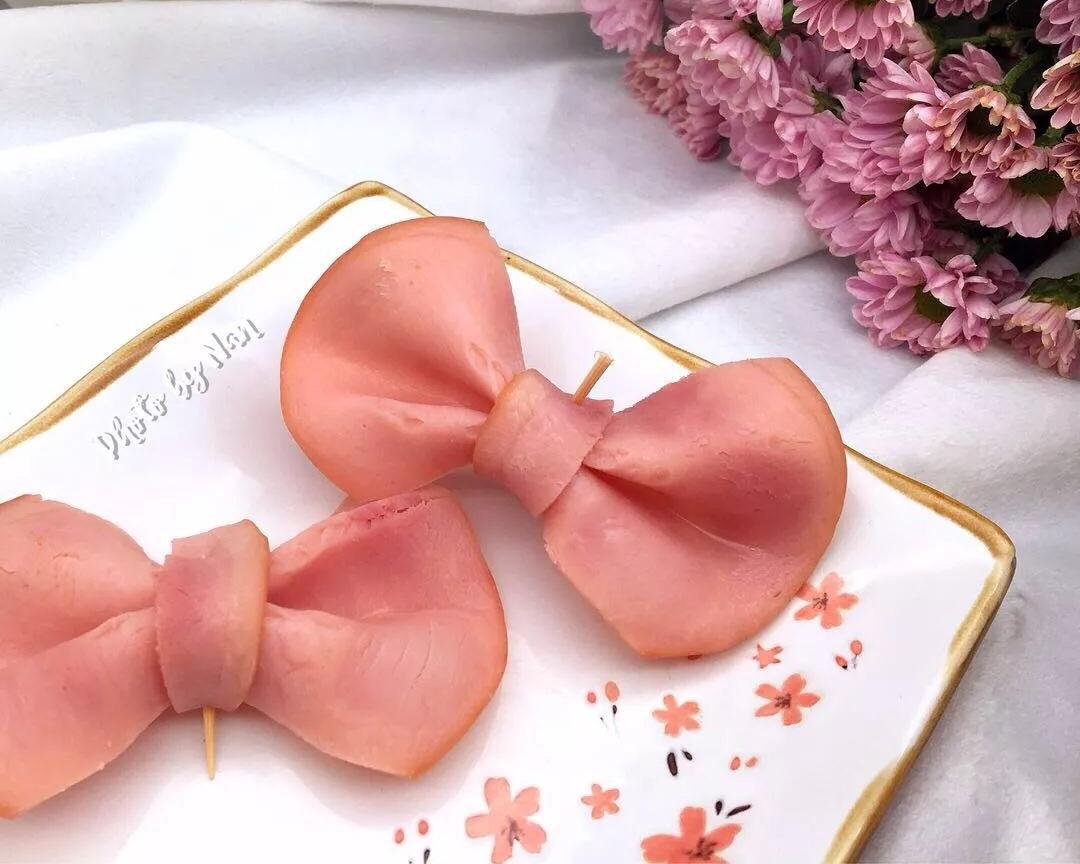 就算没有小公主 它也可以满足你的少女心 粉嫩嫩蝴蝶结火腿肠