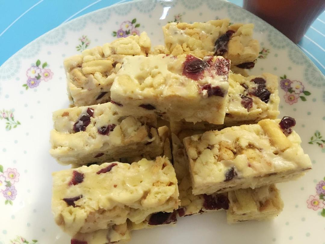 蔓越梅牛轧糖沙琪玛@佳木木烘焙用品的做法