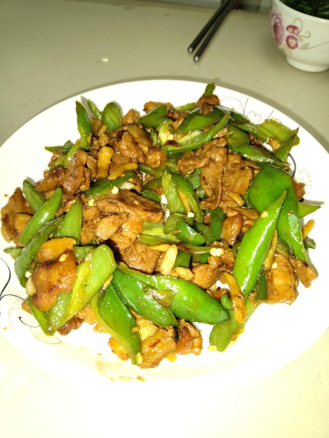 巨下饭的尖椒炒肉片