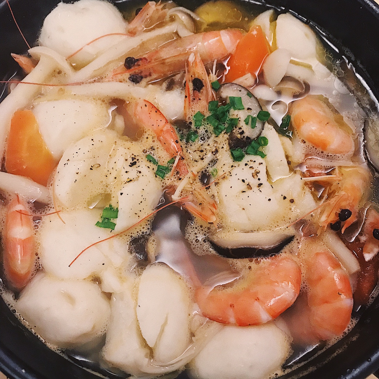 蛤蜊鲜虾海鲜汤