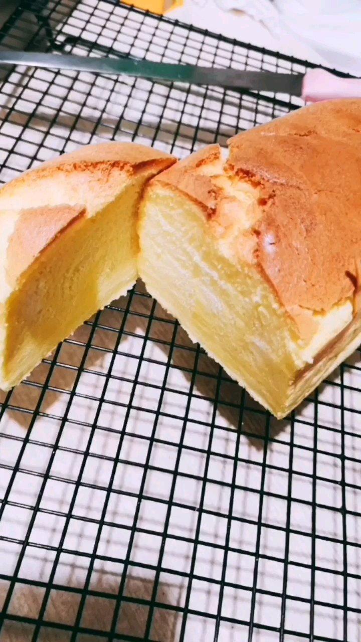 堪比柯基屁股
爆浆芝士🧀古早蛋糕