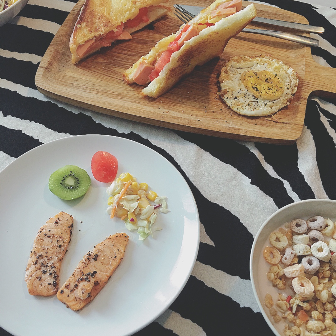 小驴姐姐做早餐