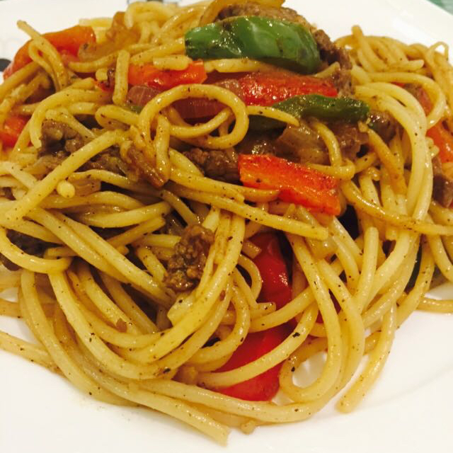 甜甜_tang做的黑椒牛柳炒意面