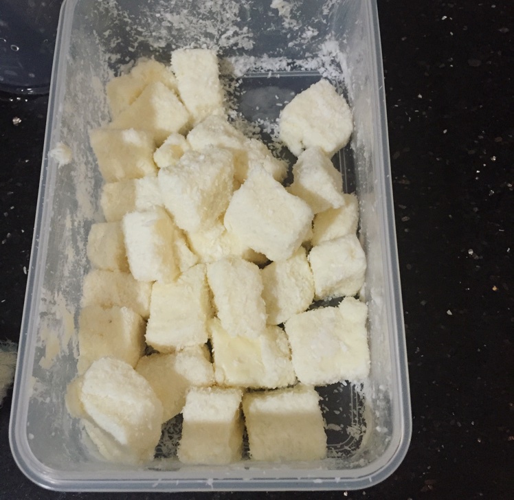 椰丝牛奶小方糕