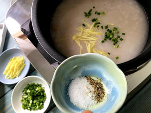 干贝（瑶柱）鱿鱼粥-大松IH电饭煲的做法 步骤5