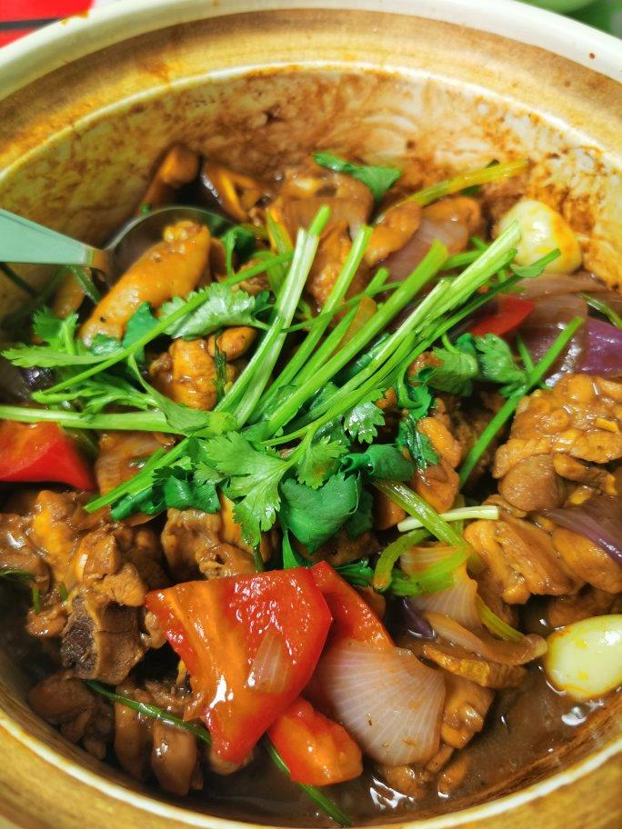 一鸡两吃的广东鸡煲