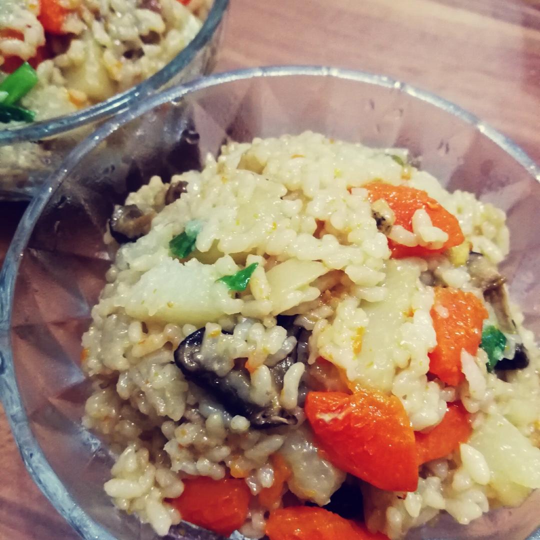 喷香排骨焖饭（爆好吃）