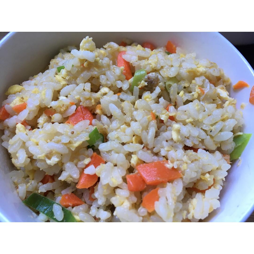 胡萝卜蛋炒饭