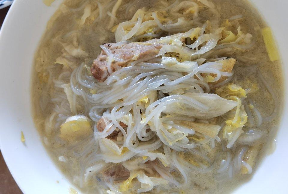 东北酸菜炖排骨