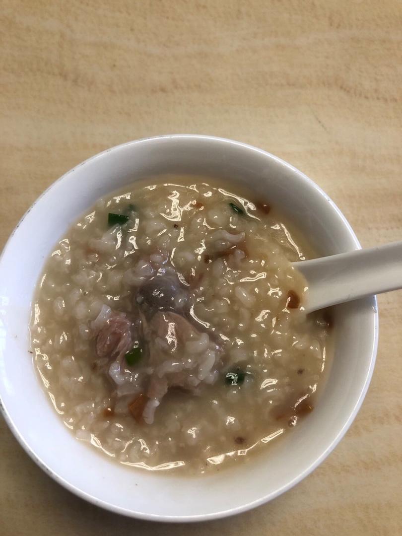 干贝墨鱼骨头粥