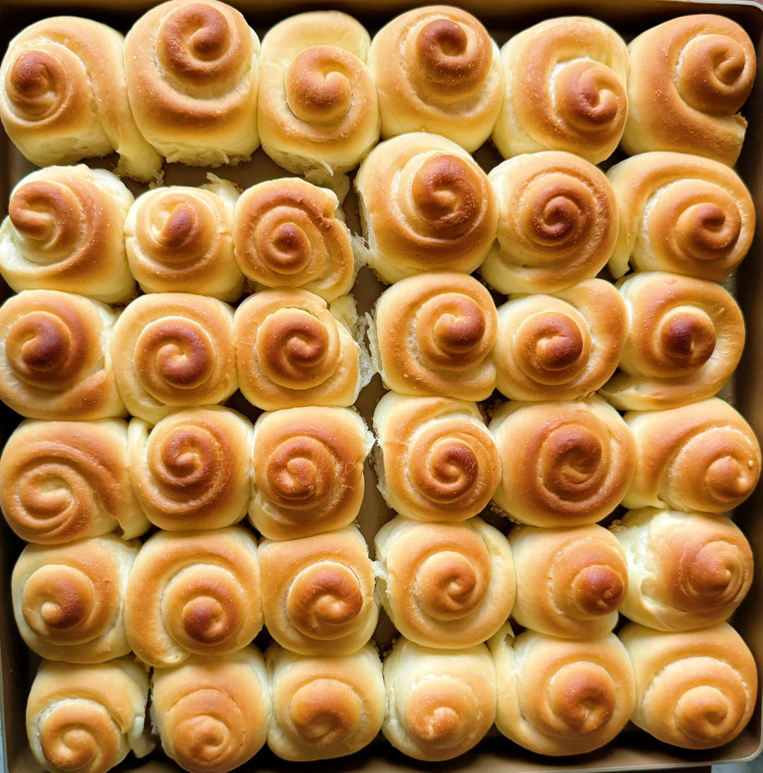 手揉蜂蜜脆底小面包