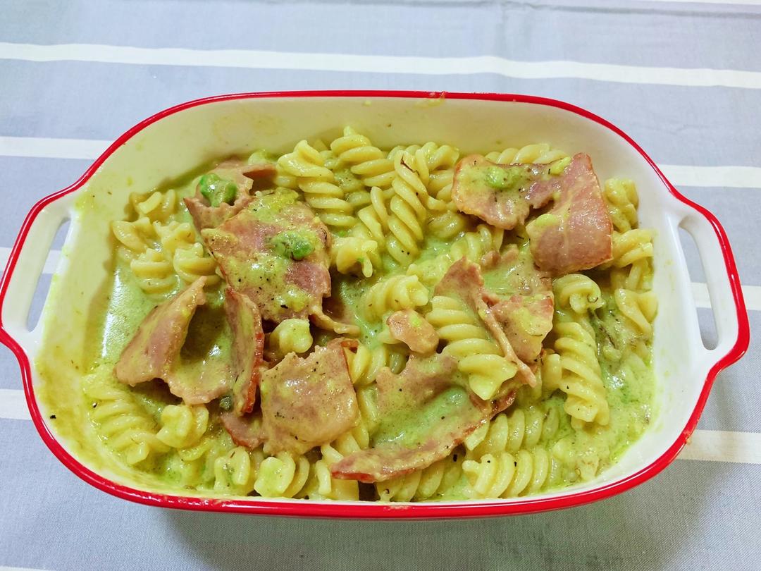 小清新牛油果火腿意面
