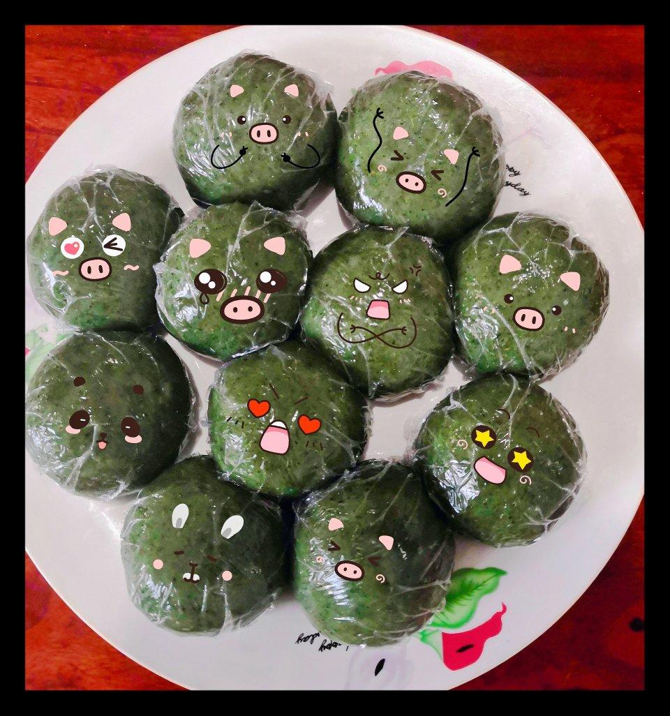 艾草松仁豆沙青团