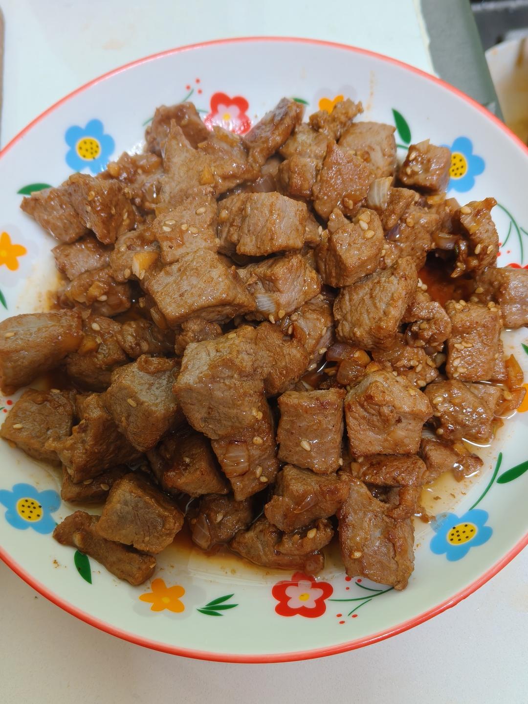 孜然洋葱炒牛肉粒