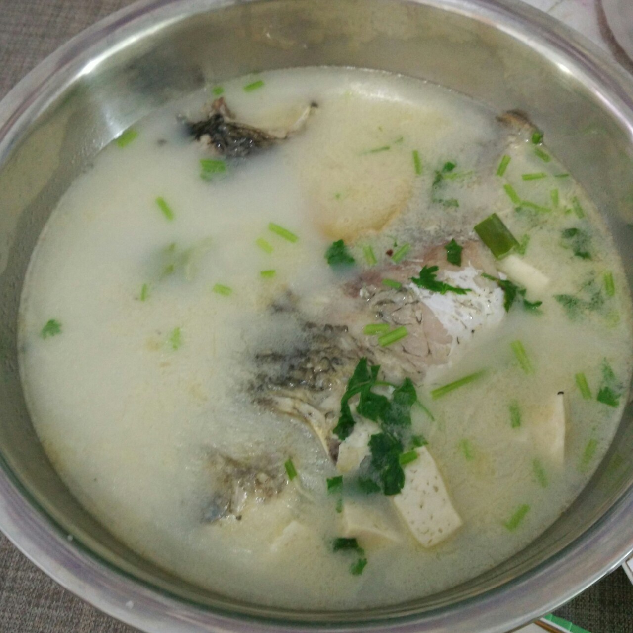 鲫鱼豆腐汤