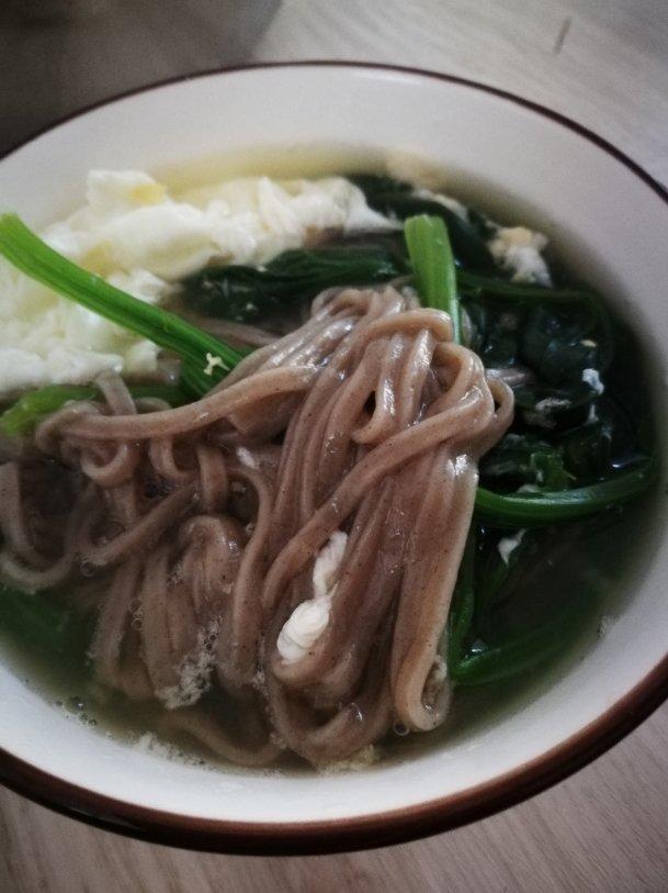 crush-33做的菠菜鸡蛋荞麦面