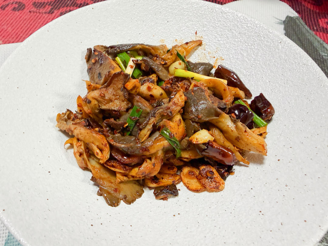 香辣过瘾！比烧烤还好吃的孜然蘑菇