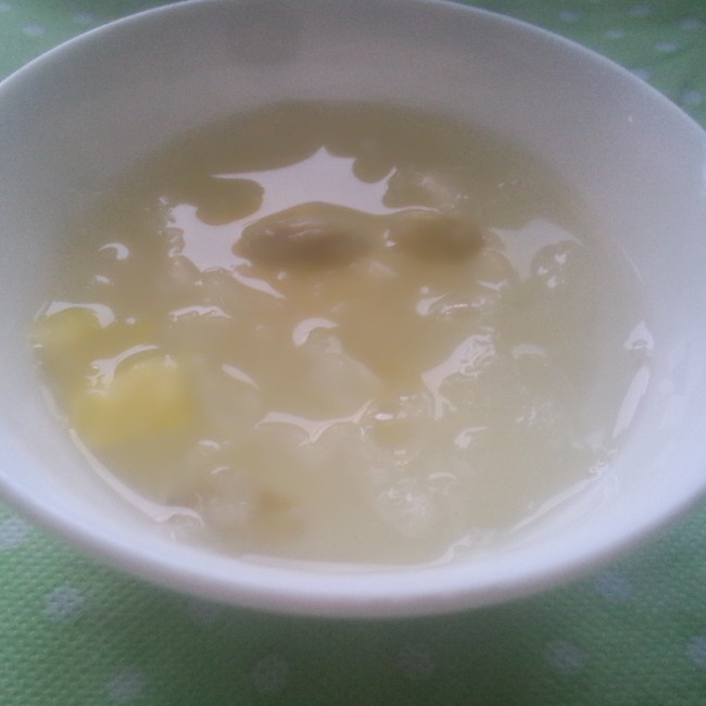 菠萝银耳糖水
