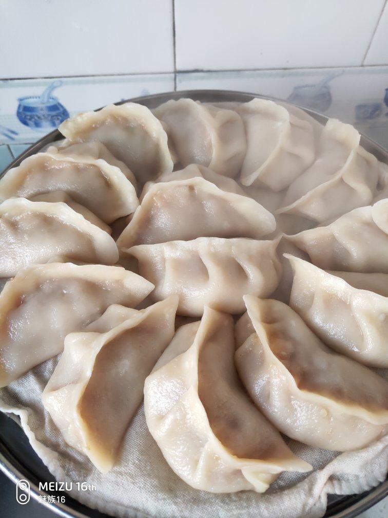 鲜美多汁的烫面蒸饺～      猪肉洋葱馅
