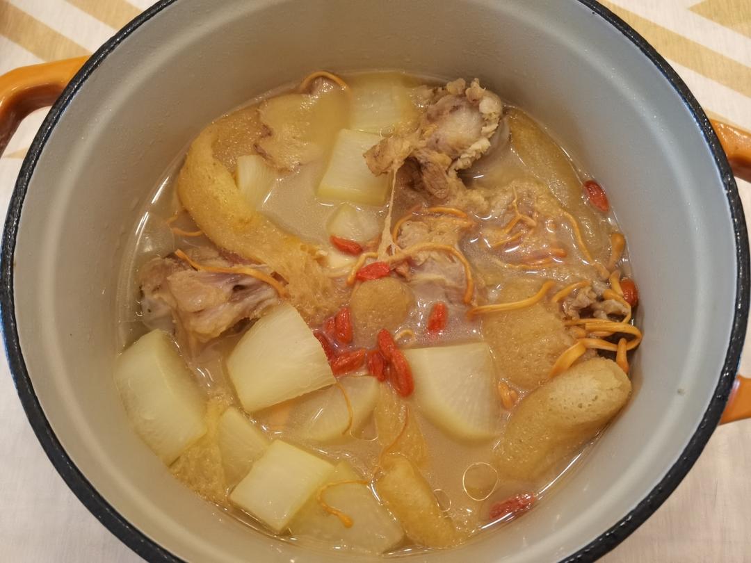 虫草花玉米排骨汤