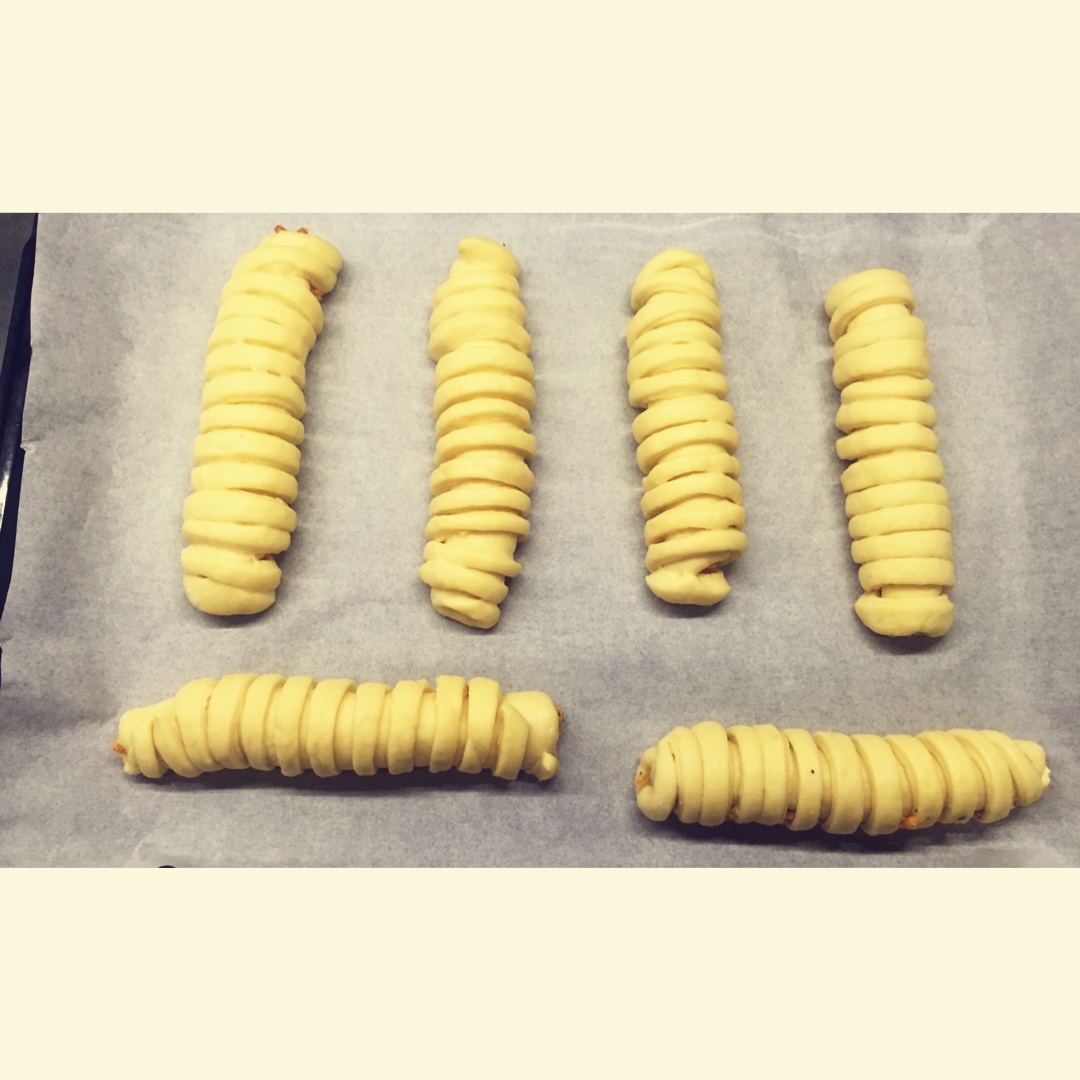 毛毛虫肉松面包