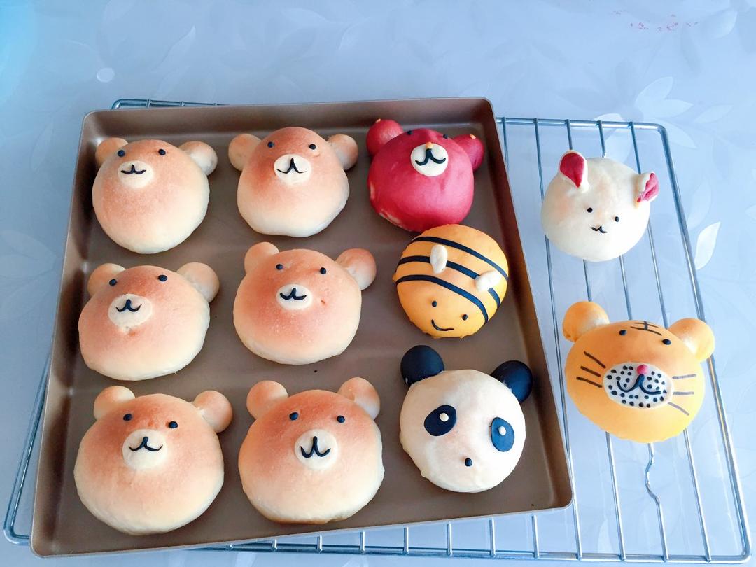 小熊豆沙面包