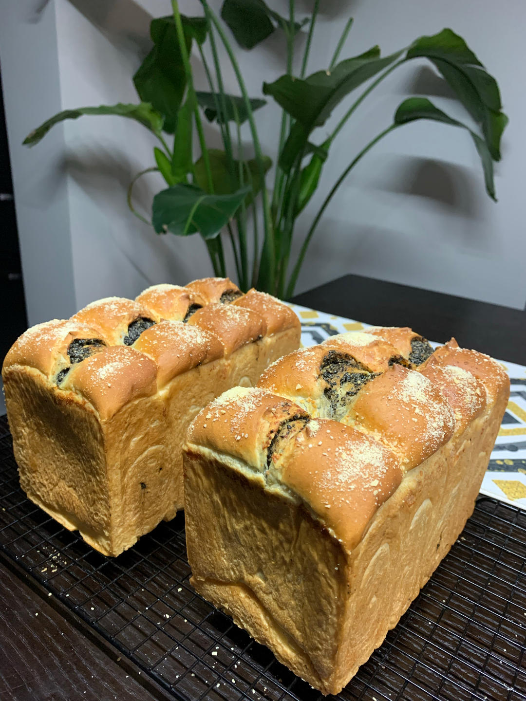 波兰种（冷藏法）黑芝麻奶酥吐司
