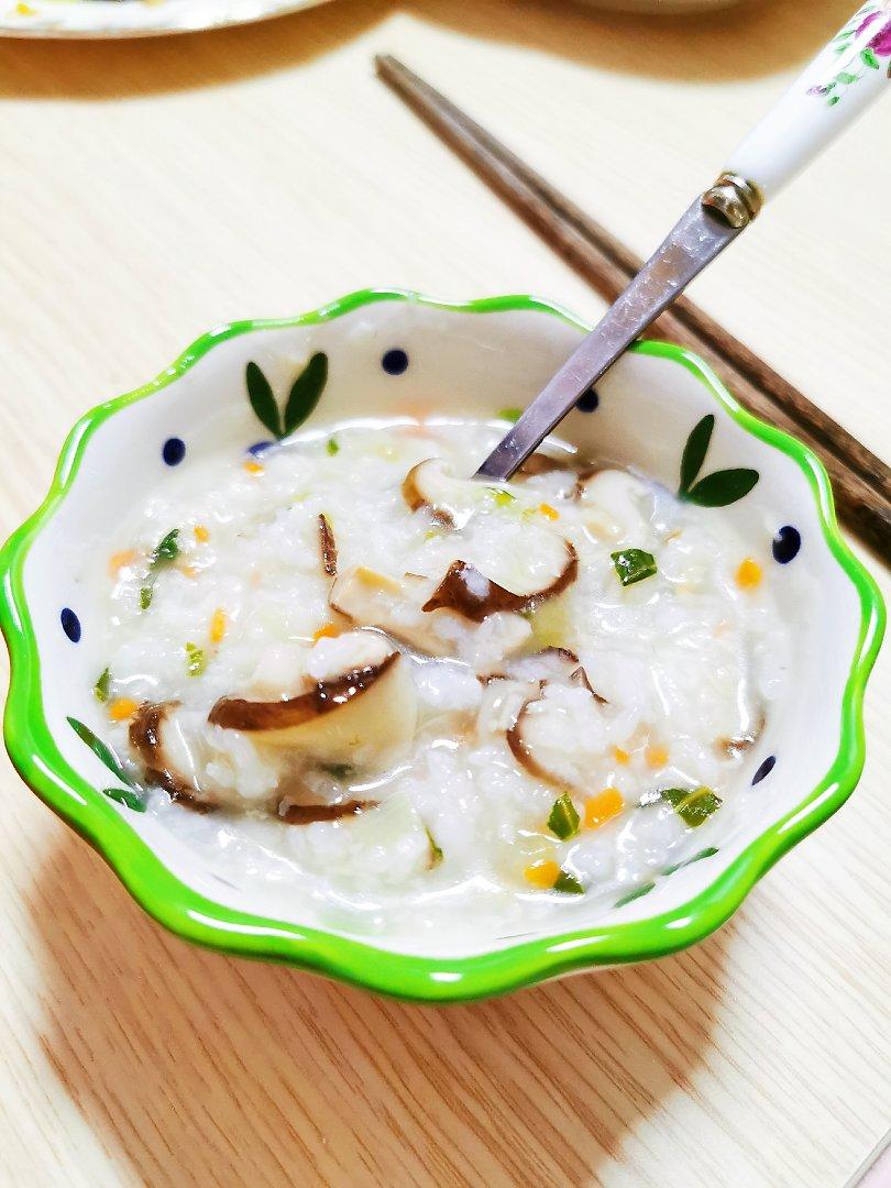 香菇鸡肉蔬菜粥