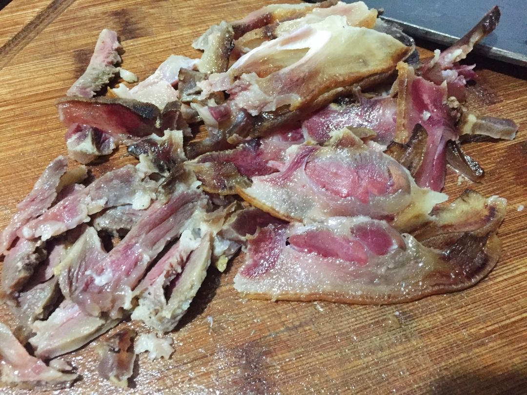 尖椒炒腊猪头肉的做法 步骤9