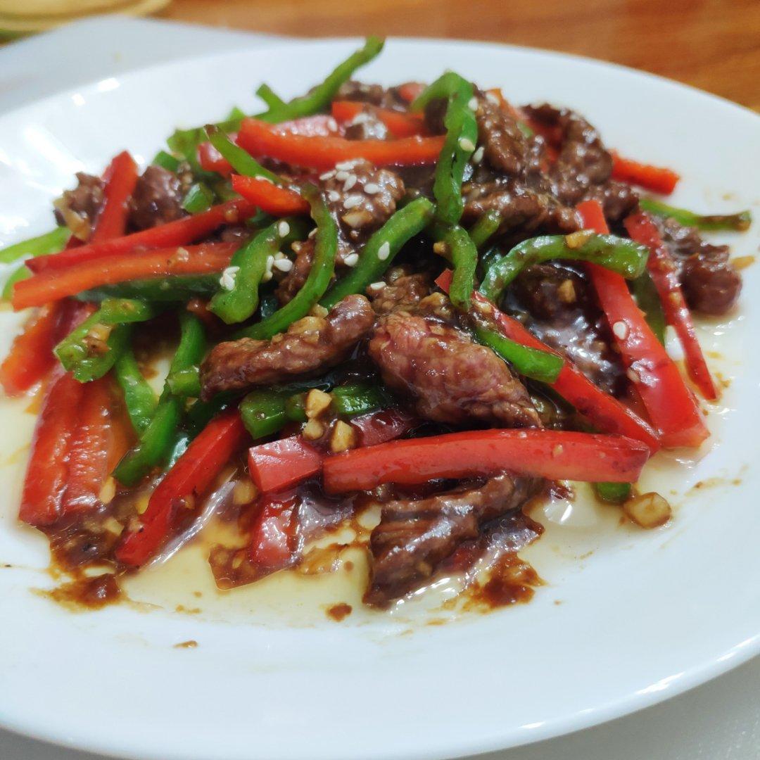 蚝油牛肉炒青椒