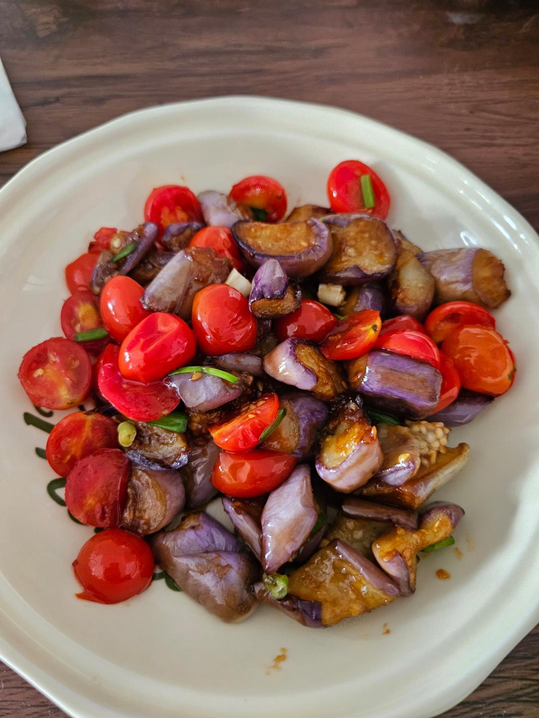 红烧茄子（佐西红柿尖椒）