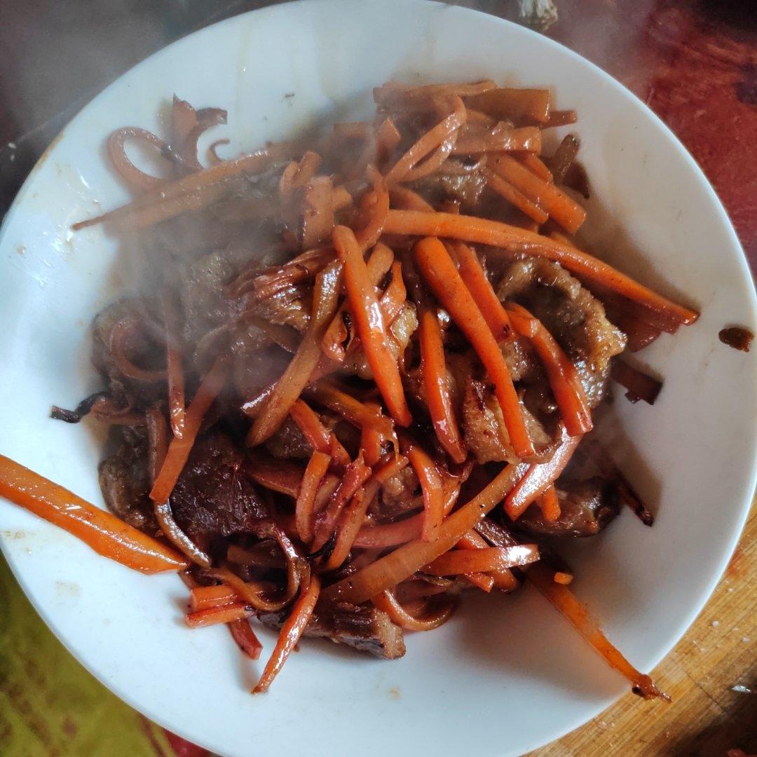超下饭的胡萝卜炒肉