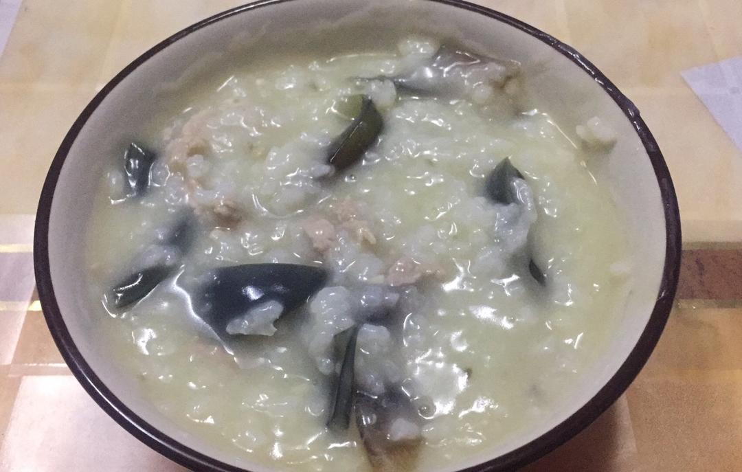 堂妈小厨——超好喝的皮蛋瘦肉粥