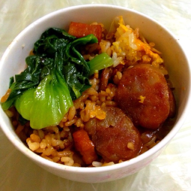 电饭锅版腊肠煲仔饭