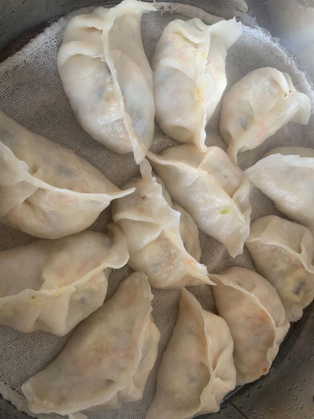 素馅蒸饺的关键在于和面