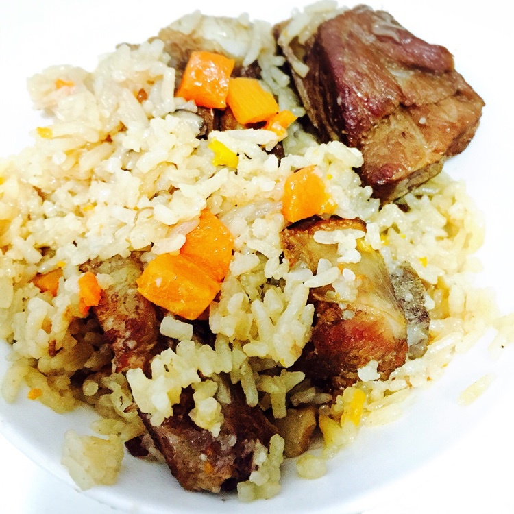 喷香排骨焖饭（爆好吃）