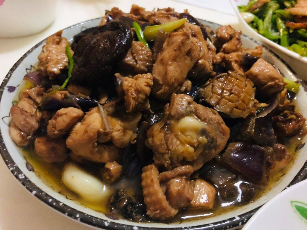 鲍鱼焖鸡