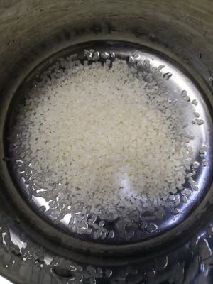 美味鲍鱼鲜虾海参粥的做法 步骤1
