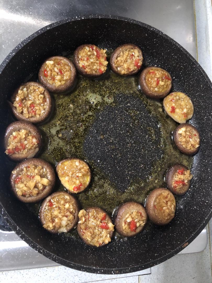 蒜蓉孜然烤香菇