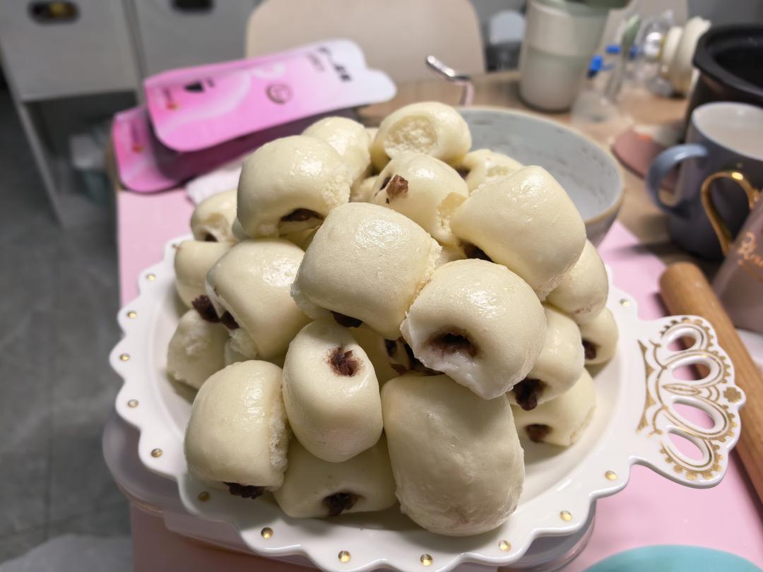 豆沙小馒头，我可以一口吃五个~
