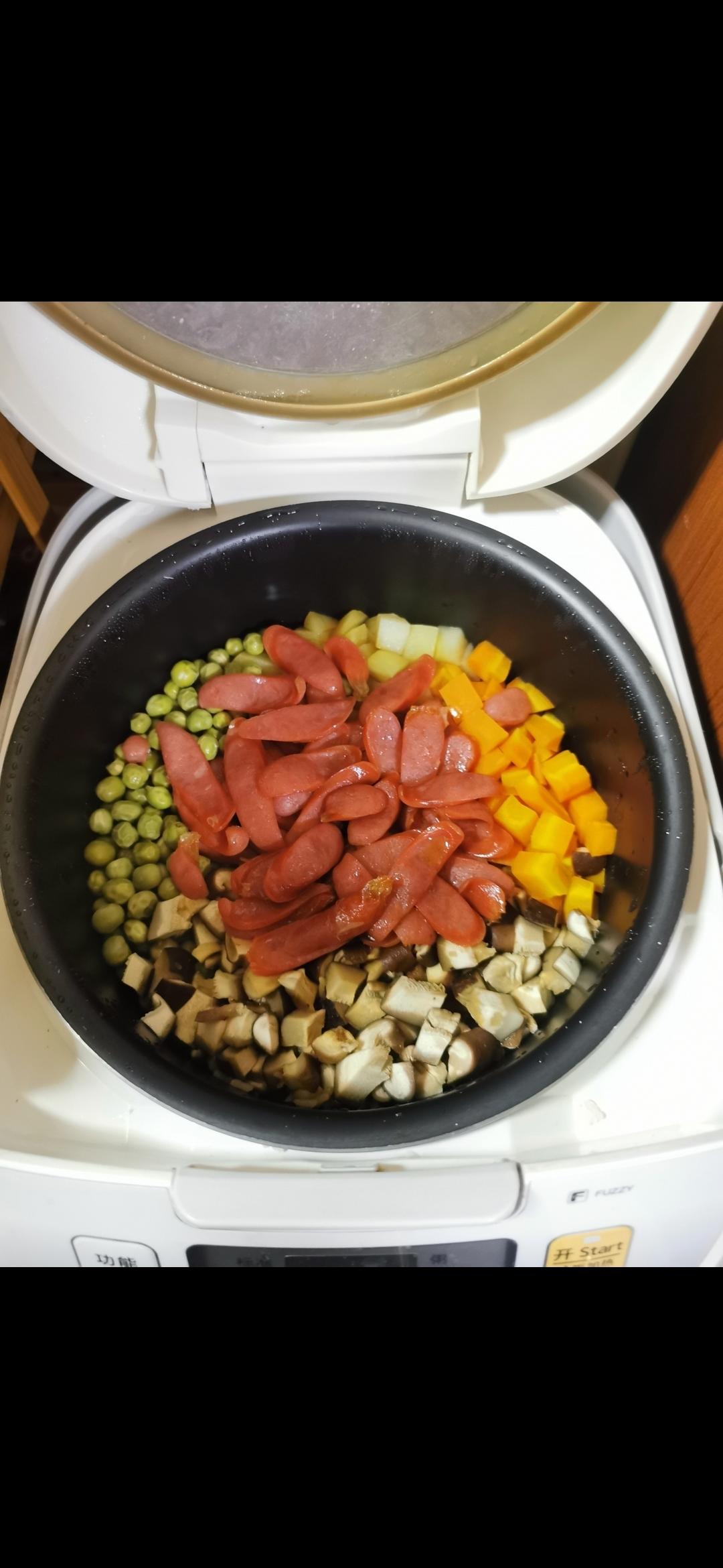懒人必备～电饭煲腊肠焖饭