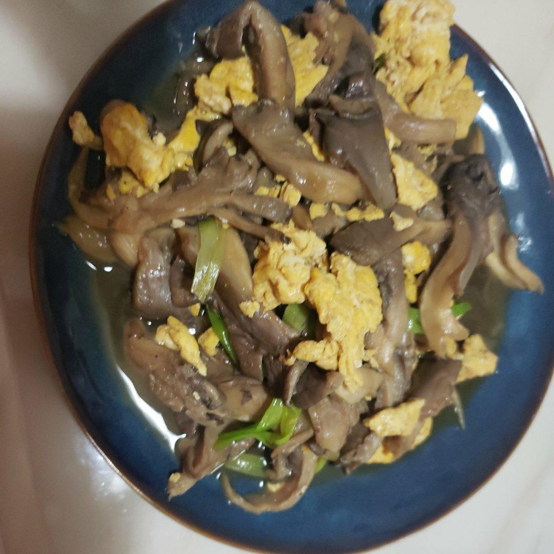 平菇炒鸡蛋