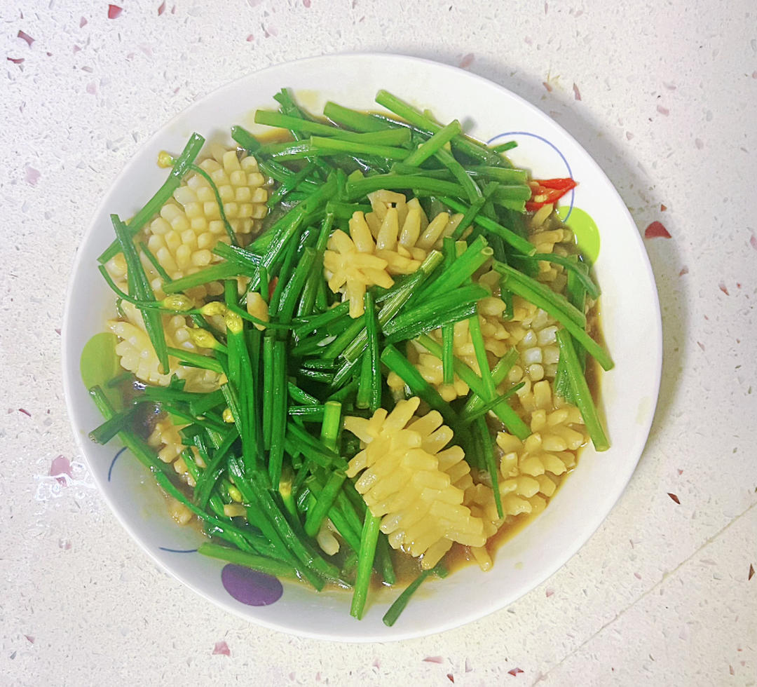 韭菜花炒鱿鱼花