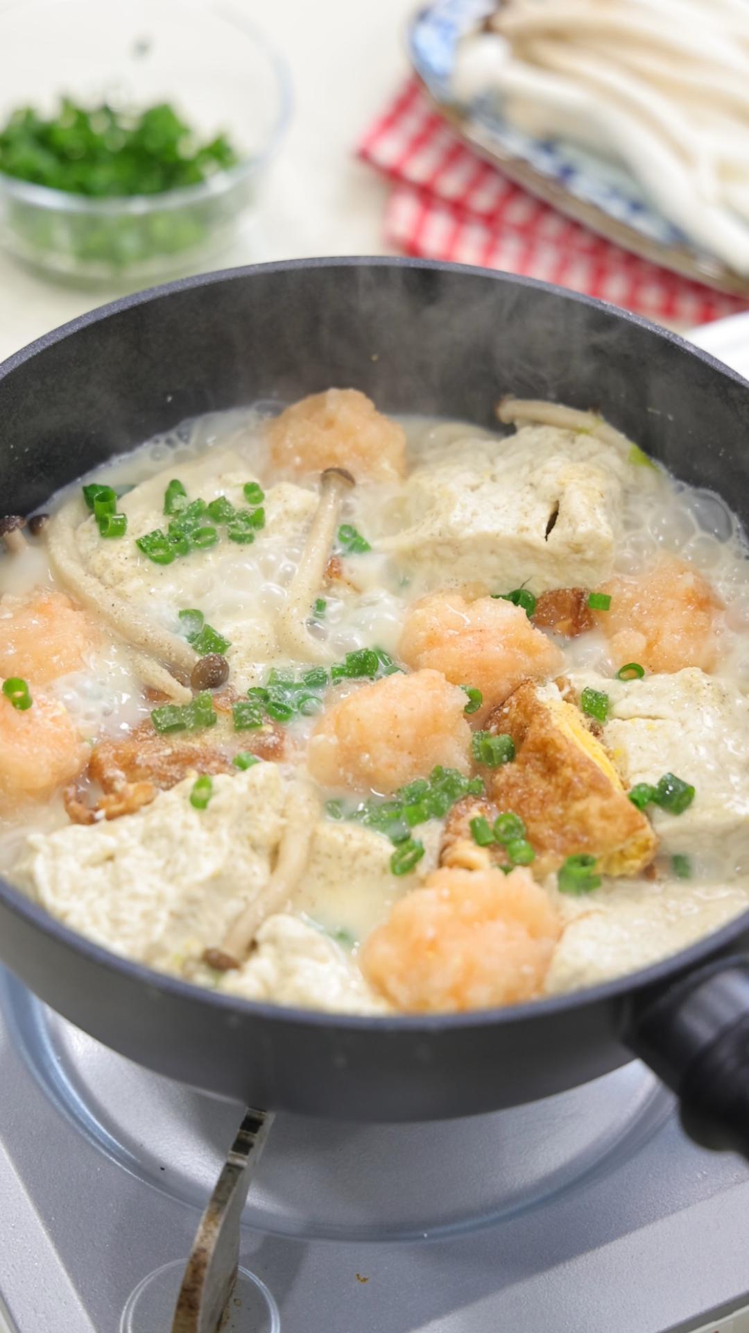 虾滑豆腐三鲜汤