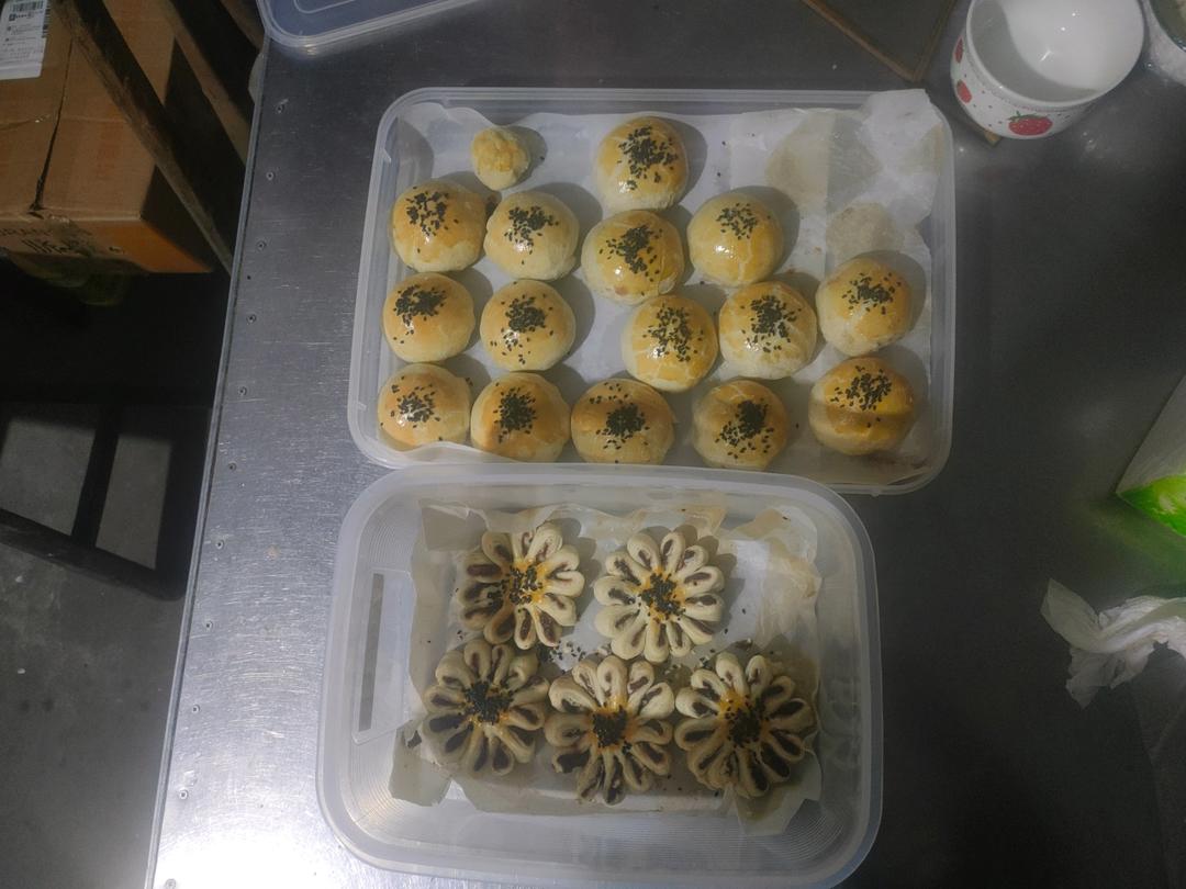 外酥里软，酥到掉渣的中式酥皮点心，爆好吃