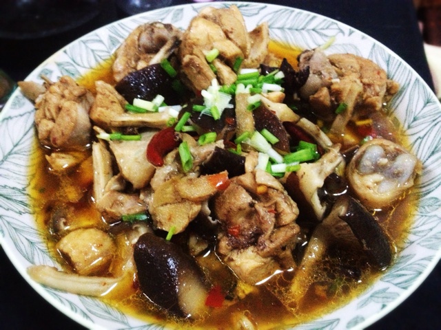 香菇炖鸡腿
