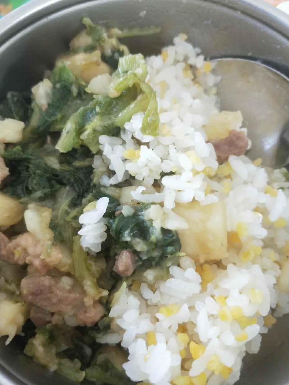 猪黑肉烩小白菜
