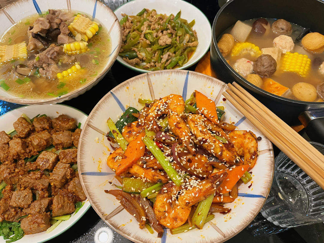 能瞬间引爆味蕾的【香辣干锅虾】