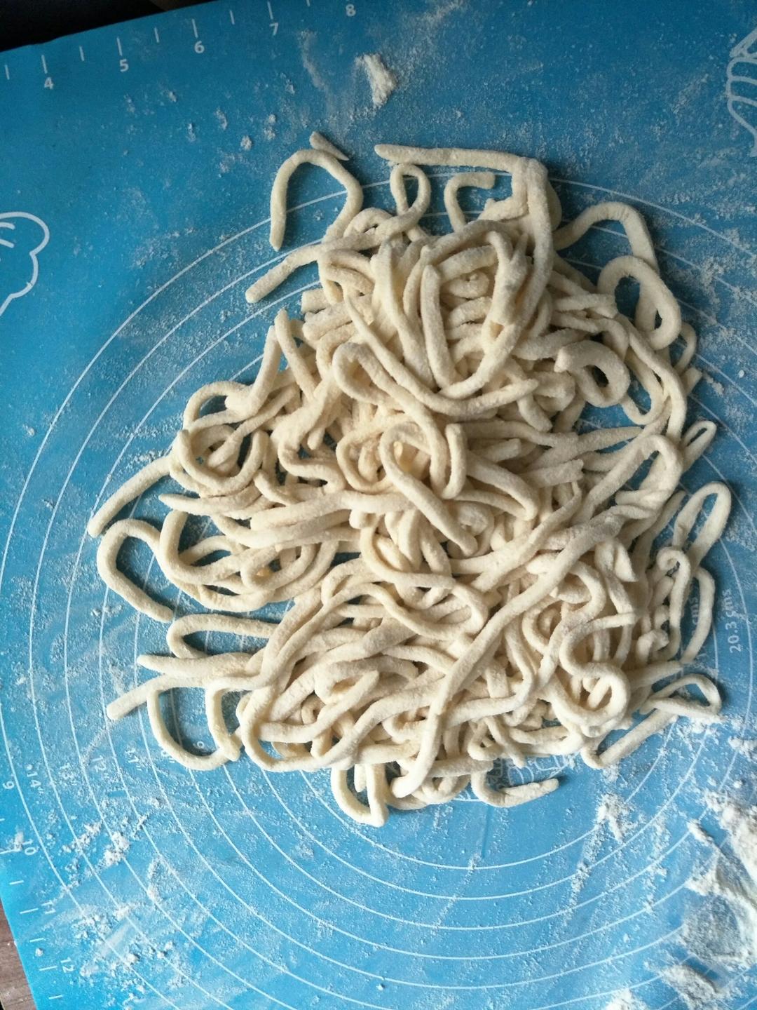 快手纯手工擀面条